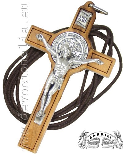 Dřevěný křížek sv. Benedikt - na šňůře - 7.5cm