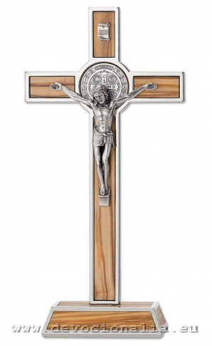 Kovový kříž na podstavci 21cm - Sv. Benedikt - olivové dřevo
