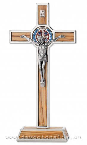 Kovový kříž na podstavci 21cm - Sv. Benedikt - olivové dřevo + e