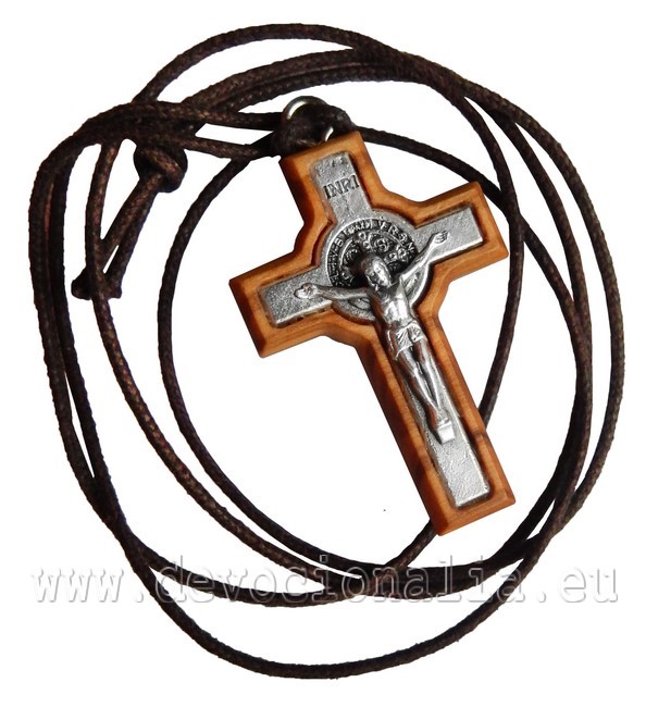 Dřevěný křížek sv. Benedikt - na šňůře - 4cm - b